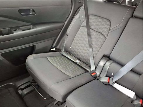 Used 2024 Nissan Pathfinder SV image 16