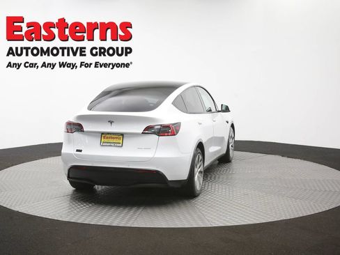Used 2021 Tesla Model Y Long Range AWD/4WD image 36