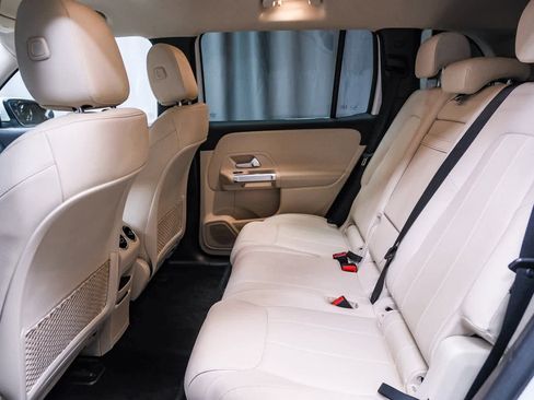 Certified 2022 Mercedes-Benz EQB 300 4MATIC image 19