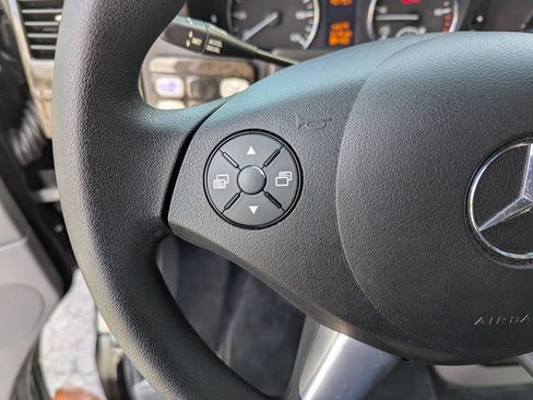 Used 2017 Mercedes-Benz Sprinter 2500 image 15