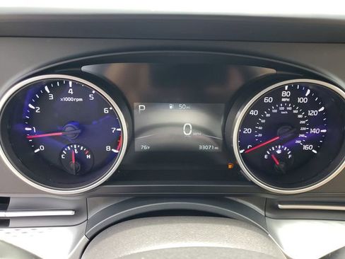 Used 2023 Kia Carnival LX FWD image 31