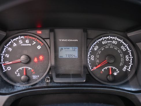 Used 2017 Toyota Tacoma SR AWD/4WD image 28