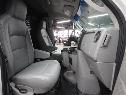 Used 2013 Ford E-250 and Econoline 250 w/ PWR Group image 17