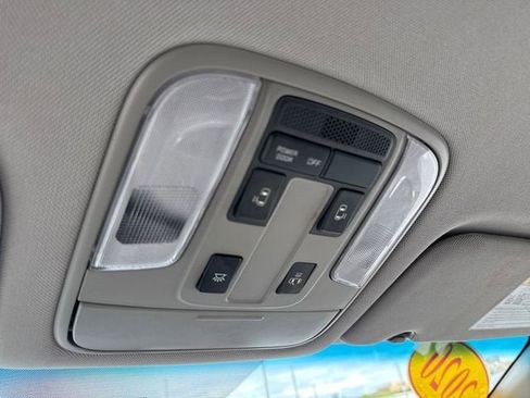 Used 2020 Kia Sedona LX FWD image 27