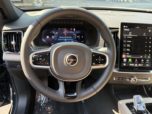 Used 2026 Volvo XC90 B6 Plus w/ Protection Package Premier AWD/4WD image 18