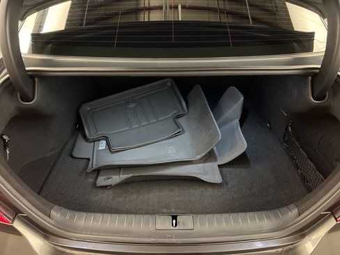 Used 2025 Genesis G70 2.5T image 31