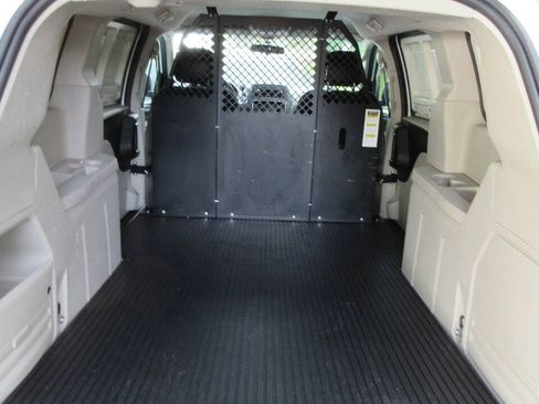 Used 2014 RAM C/V Tradesman FWD image 17