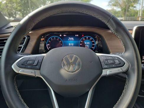 Used 2025 Volkswagen Atlas SE AWD/4WD image 10
