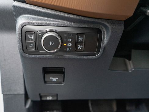 Used 2024 Ford Bronco Outer Banks AWD/4WD image 15