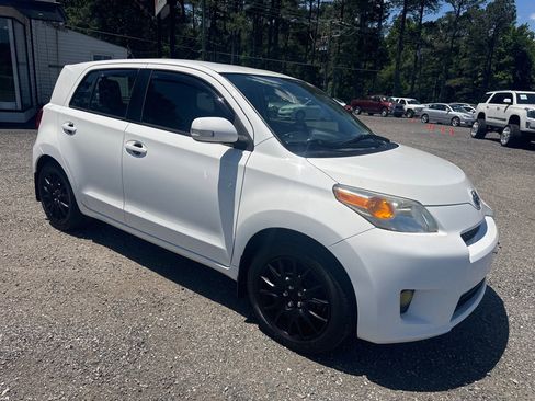 Used 2011 Scion xD FWD image 15