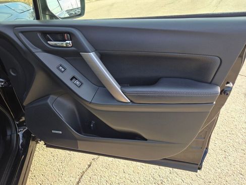 Used 2017 Subaru Forester 2.5i Limited image 5