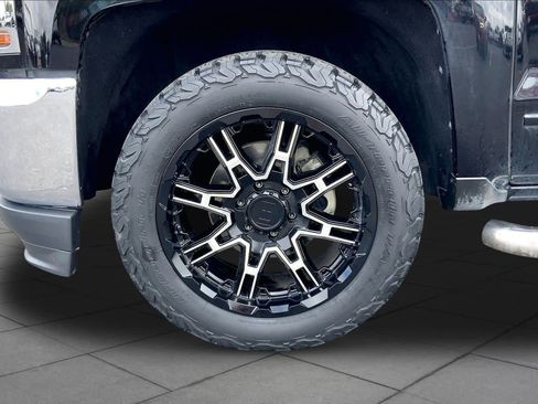 Used 2019 Chevrolet Silverado 1500 LT RWD image 11