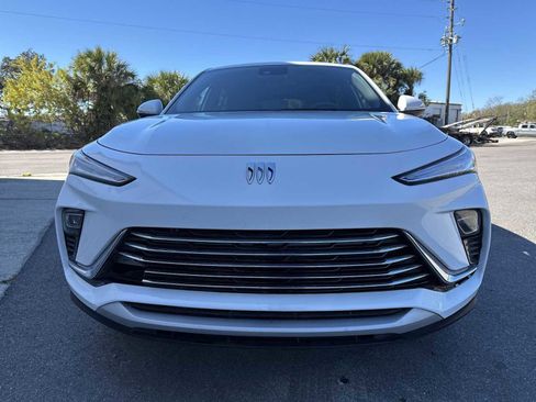 Used 2025 Buick Envista Preferred image 9