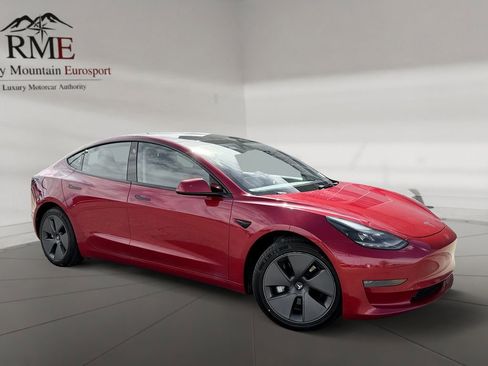 Used 2022 Tesla Model 3 Long Range image 1