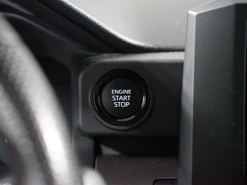 Used 2024 Toyota Tacoma SR5 AWD/4WD image 18