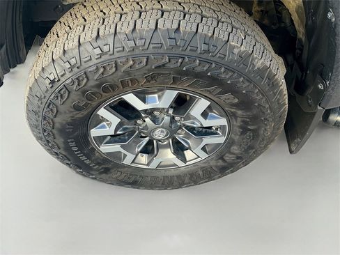 Used 2023 Toyota Tacoma TRD Off-Road image 29