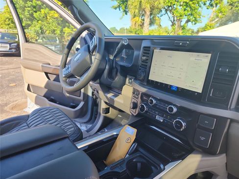 New 2026 Ford F450 Platinum w/ Platinum Plus Package image 32