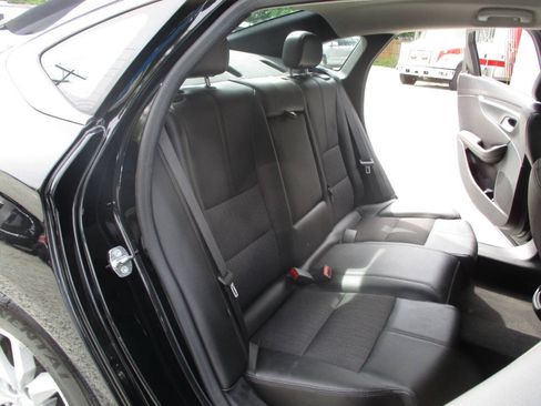 Used 2017 Chevrolet Impala LT FWD image 23