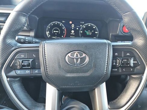 Used 2025 Toyota 4Runner TRD Off-Road image 16