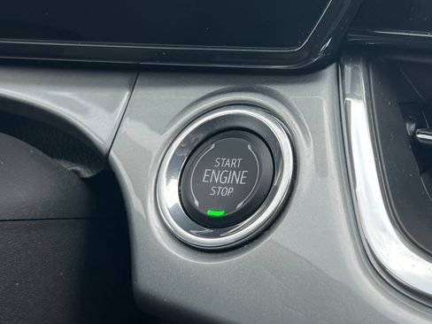 Used 2025 Chevrolet Trax LT FWD image 23