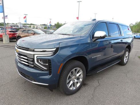 New 2025 Chevrolet Suburban Premier image 8