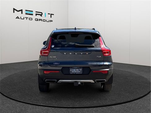 Used 2020 Volvo XC40 T5 Inscription w/ Protection Package image 8