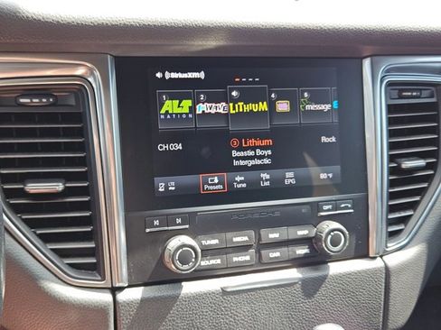 Used 2018 Porsche Macan S AWD/4WD image 13