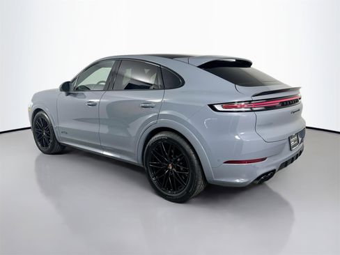Certified 2025 Porsche Cayenne GTS image 3
