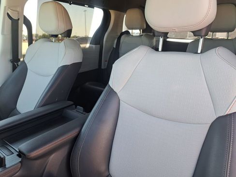 Used 2022 Toyota Sienna XSE AWD/4WD image 20