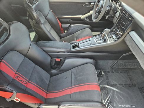 Used 2018 Porsche 911 GT3 RWD image 6