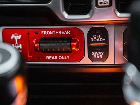 Used 2023 Jeep Wrangler Unlimited Rubicon 392 image 32