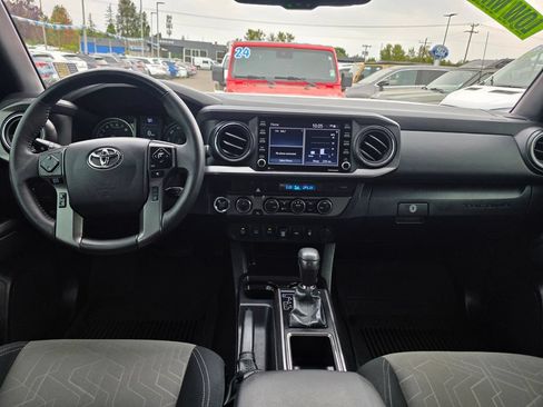 Used 2023 Toyota Tacoma TRD Off-Road w/ Technology Package AWD/4WD image 5