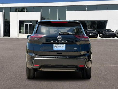 Used 2024 Nissan Rogue SV FWD image 4