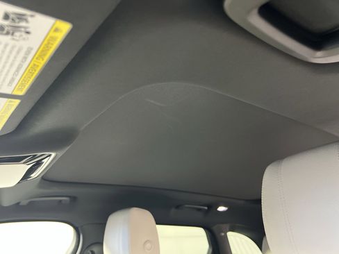 Used 2020 Land Rover Range Rover Velar R-Dynamic S image 24