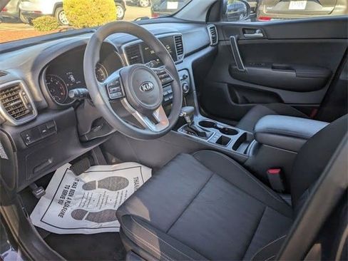 Used 2022 Kia Sportage LX image 9