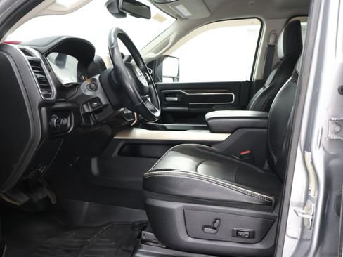 Used 2023 RAM 3500 Laramie AWD/4WD image 8