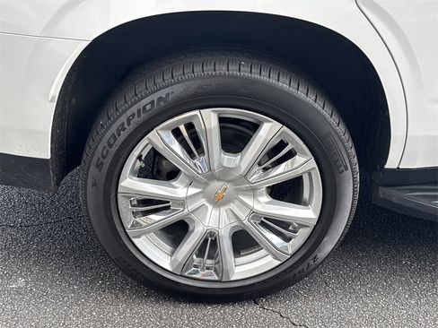 Used 2021 Chevrolet Tahoe LT w/ LT Signature Package image 14