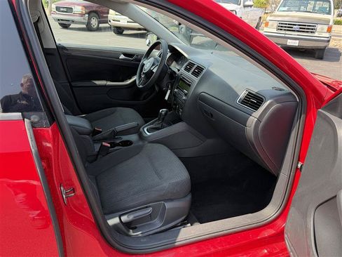 Used 2013 Volkswagen Jetta S FWD image 10