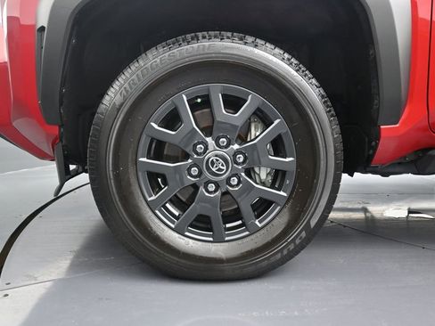 Used 2025 Toyota 4Runner SR5 AWD/4WD image 10