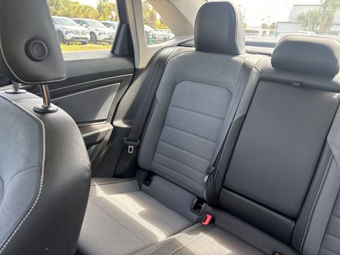 Used 2025 Volkswagen Jetta SE FWD image 40