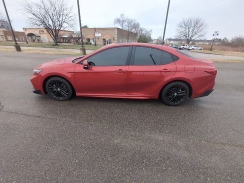 Certified 2025 Toyota Camry SE image 7