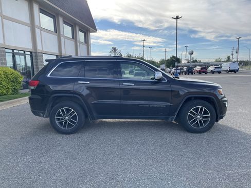 Used 2017 Jeep Grand Cherokee Limited w/ Trailer Tow Group IV AWD/4WD image 3