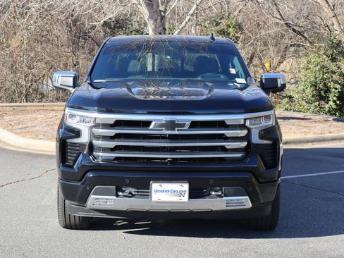 Used 2024 Chevrolet Silverado 1500 High Country w/ Technology Package image 3