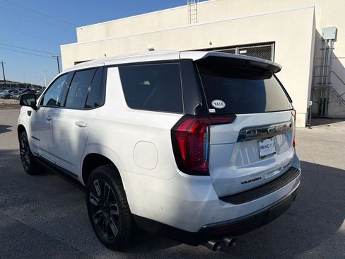 Used 2023 GMC Yukon Denali Ultimate AWD/4WD image 3