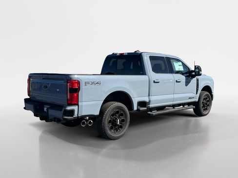 New 2026 Ford F250 Lariat w/ Black Appearance Package image 34