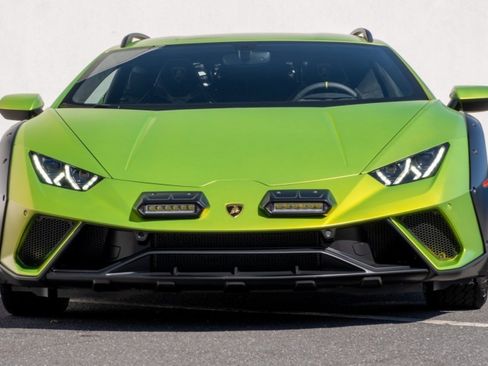 Used 2024 Lamborghini Huracan Sterrato AWD/4WD image 4