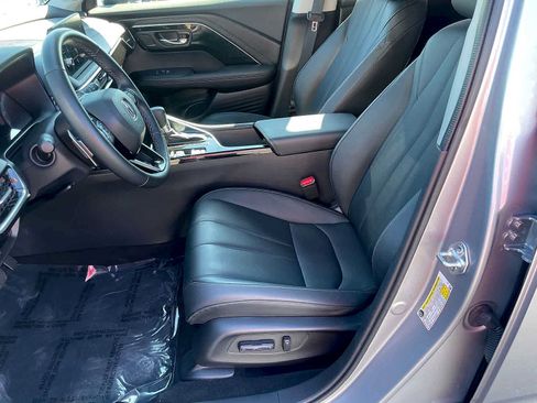 Certified 2025 Acura ADX AWD image 9