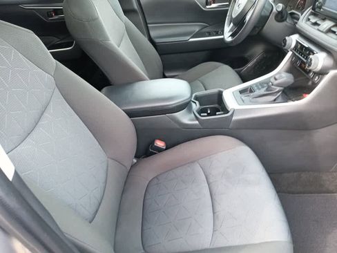 Used 2022 Toyota RAV4 XLE w/ Convenience Package image 27