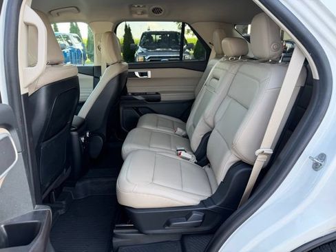 Certified 2020 Ford Explorer XLT w/ Equipment Group 202A AWD/4WD image 19