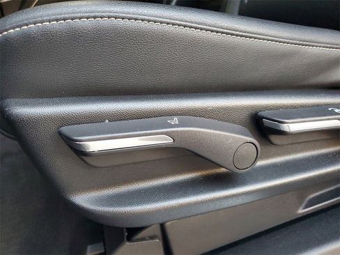 Used 2024 Cadillac Escalade ESV Luxury image 14